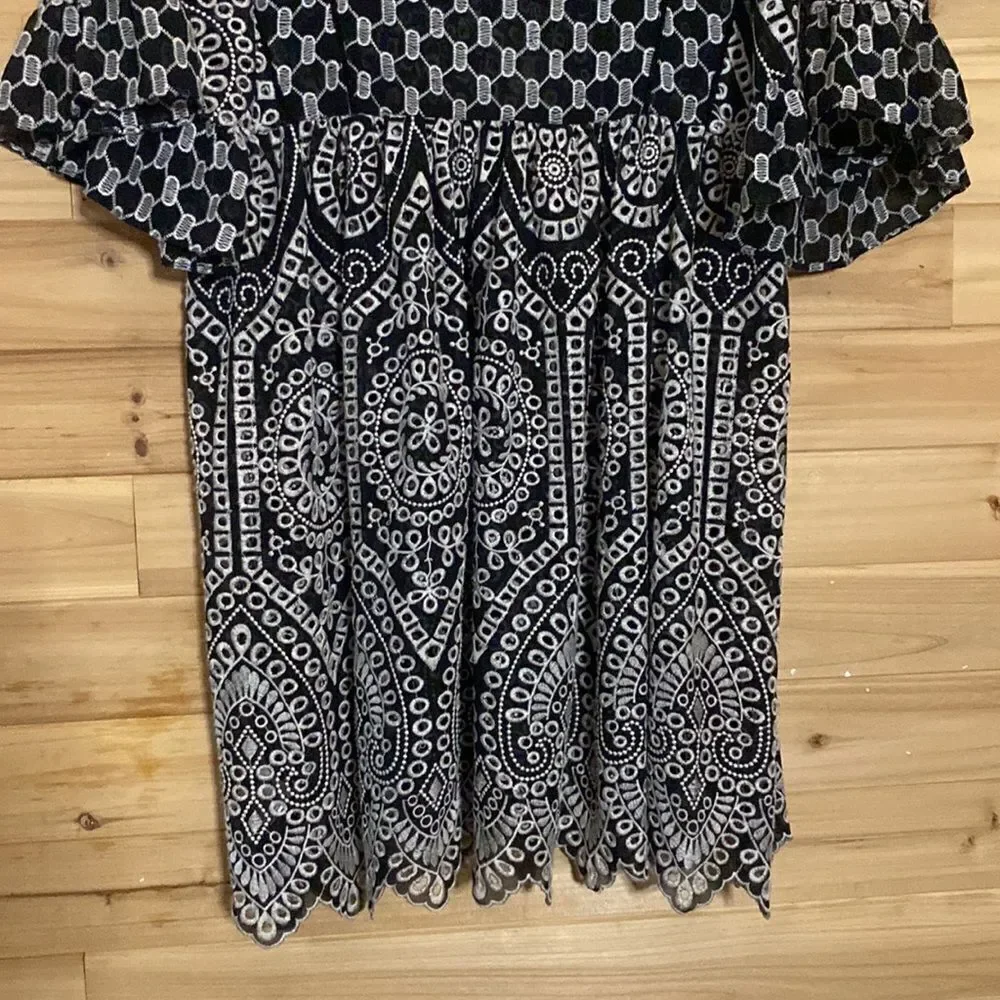 Akemi & Kin Anthropologie Size 2 Oversized Brooke Eyelet Dress - Picture 11 of 14